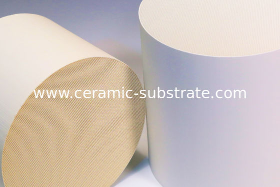 주문 Matte Surface Finish Aluminum Nitride Substrate AlN Substrate Diesel Oxidation Catalyst Engineered for Heat Dissipation online manufacture